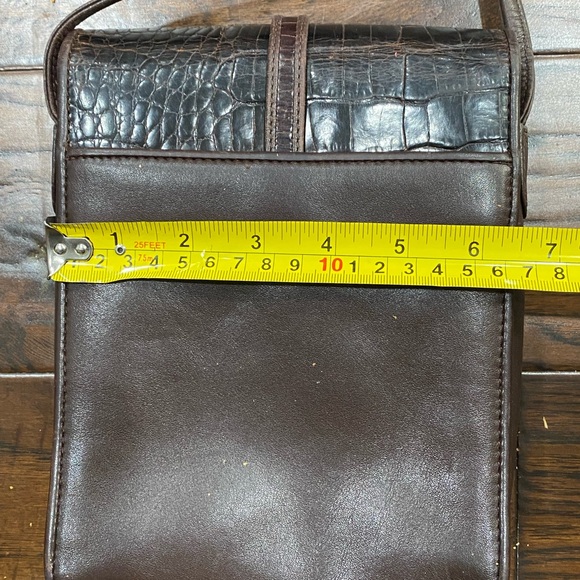 Brighton Brown leather Snakeskin like textured Crossbody One world charm - Picture 7 of 7